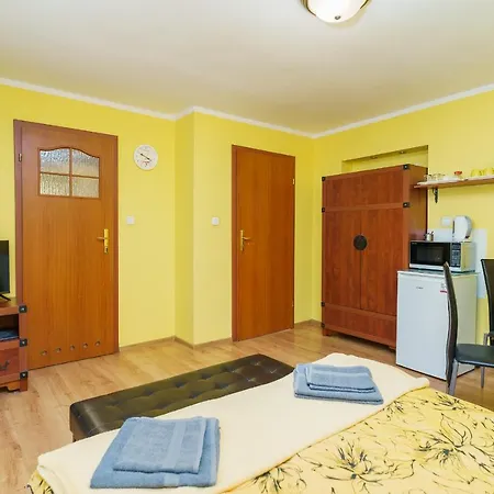 Pokoje Gościnne Pod Różą-2
